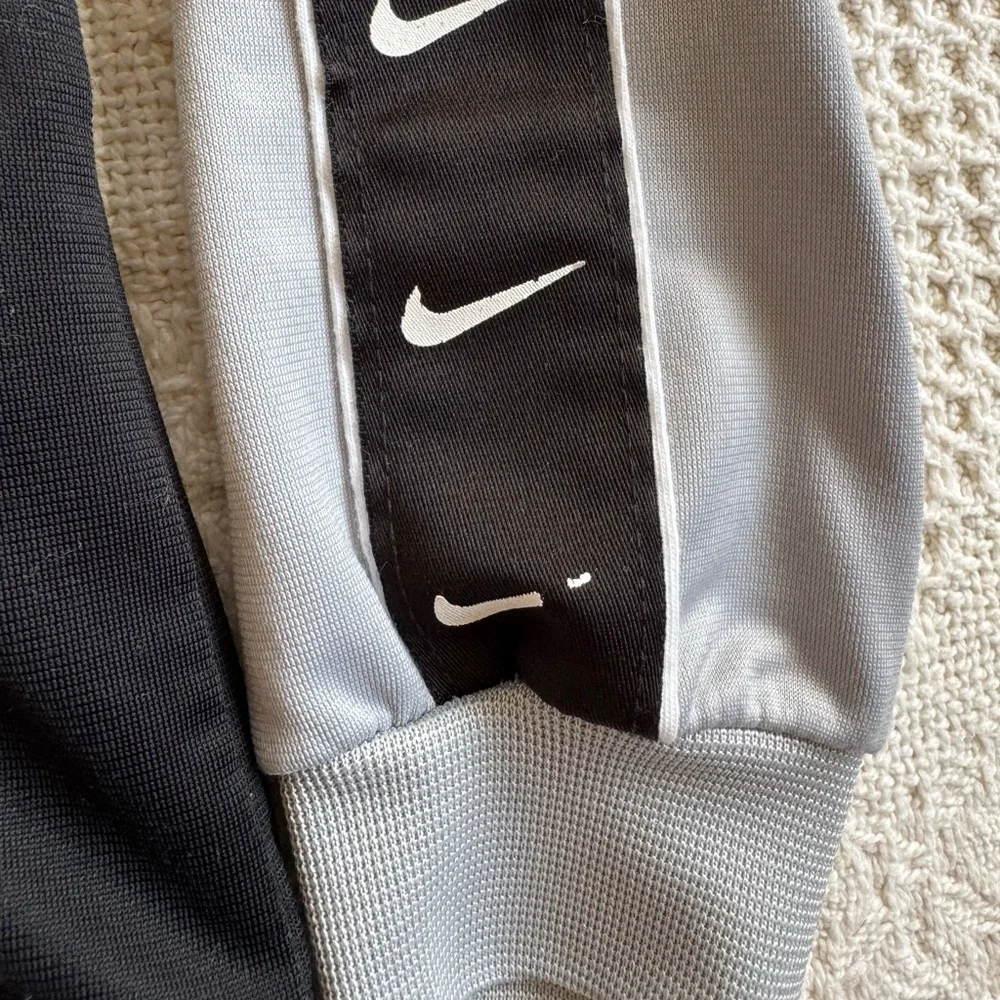 Boys Nike Quarter Zip Up